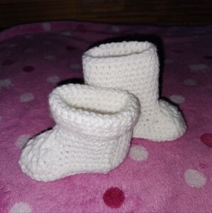Crochet 0-3 months old White Baby Booties